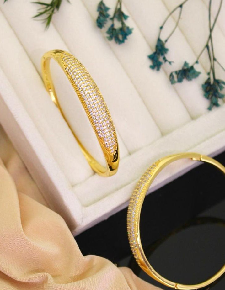 Premium stone studded bracelet