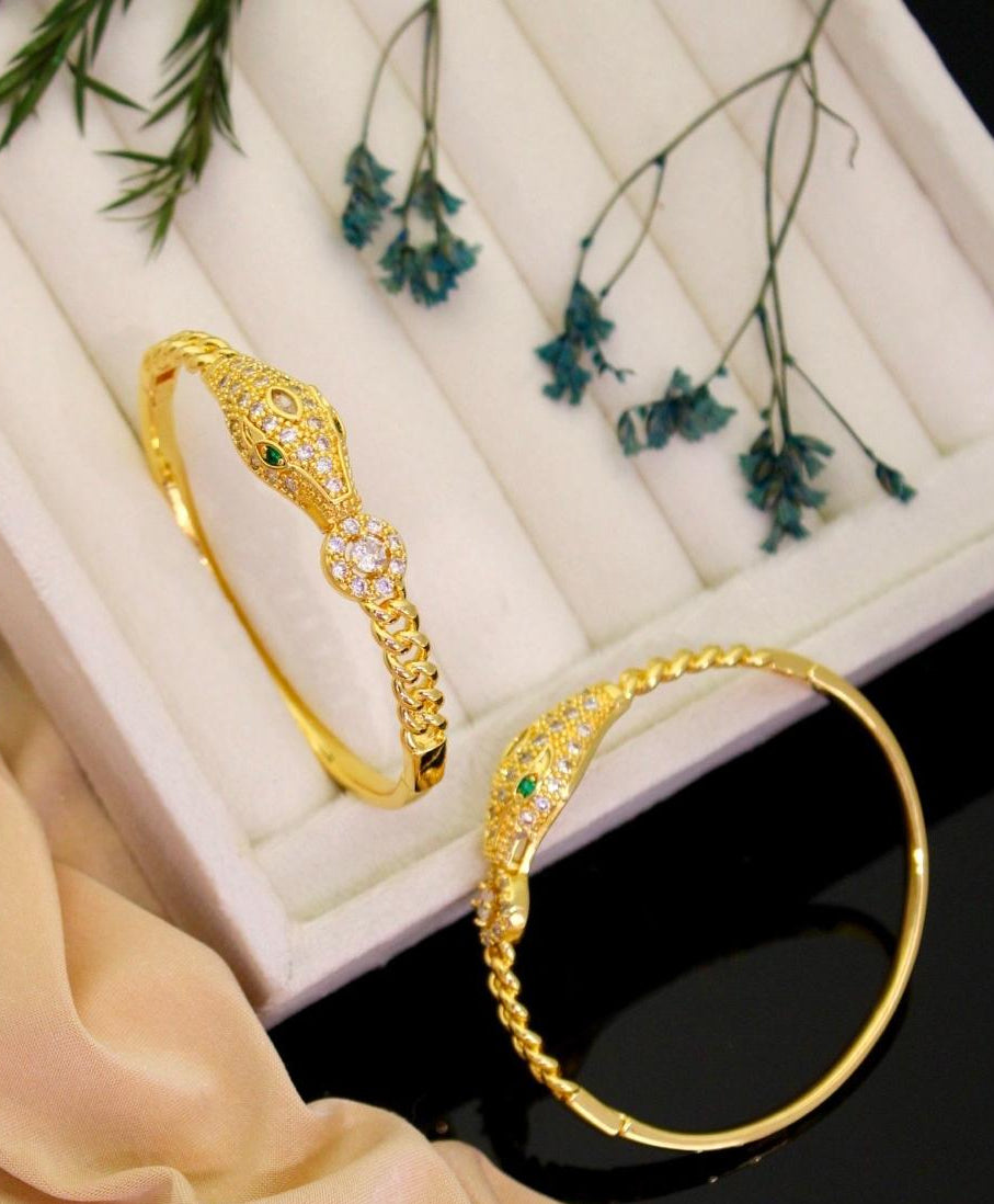 Luxury cartier panther head single