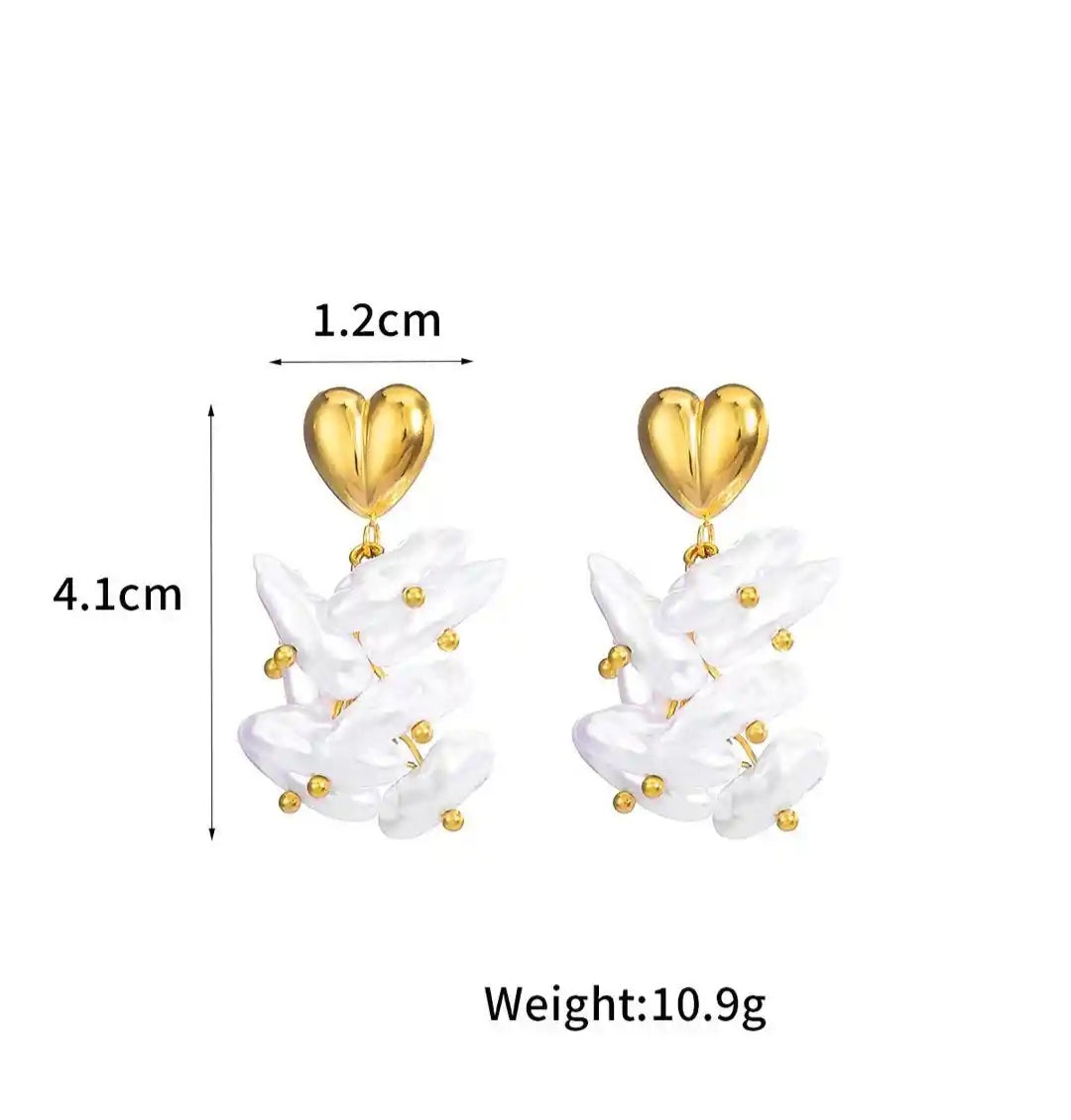 Pearl heart earrings