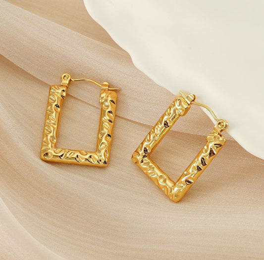 Geometrical hoops earrings