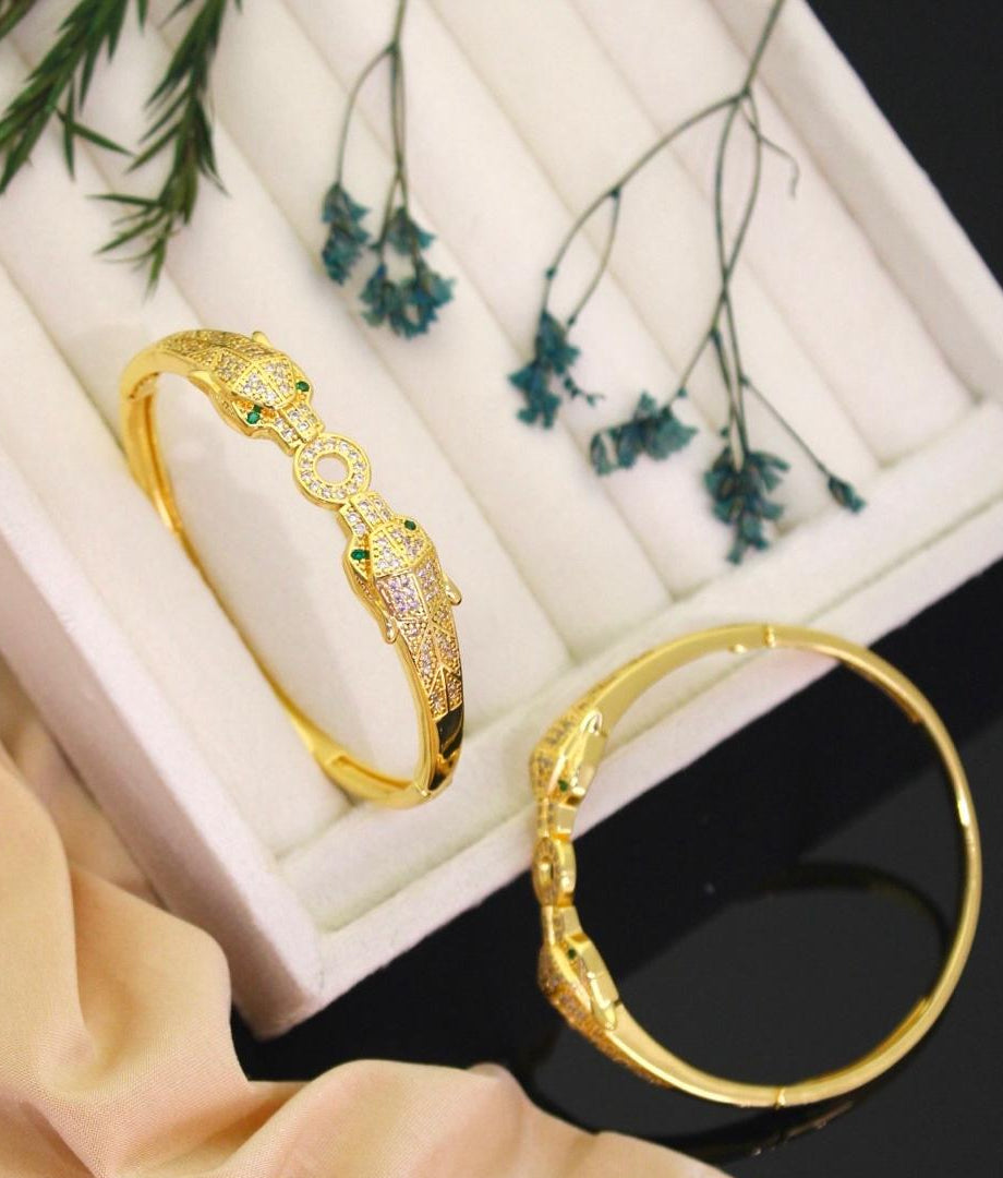 Luxury panther heads / cartier